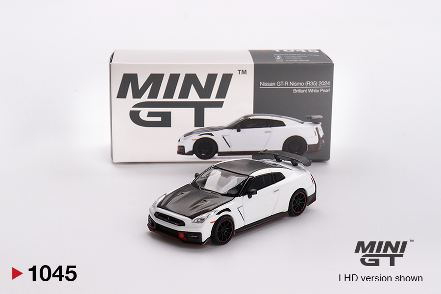 MINI GT Nissan GT-R NISMO R35 2024 Brilliant White Pearl