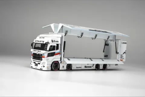 MotorHelix LB-TRUCKS UD Quon Cargo Truck "Athlete White" photo 4
