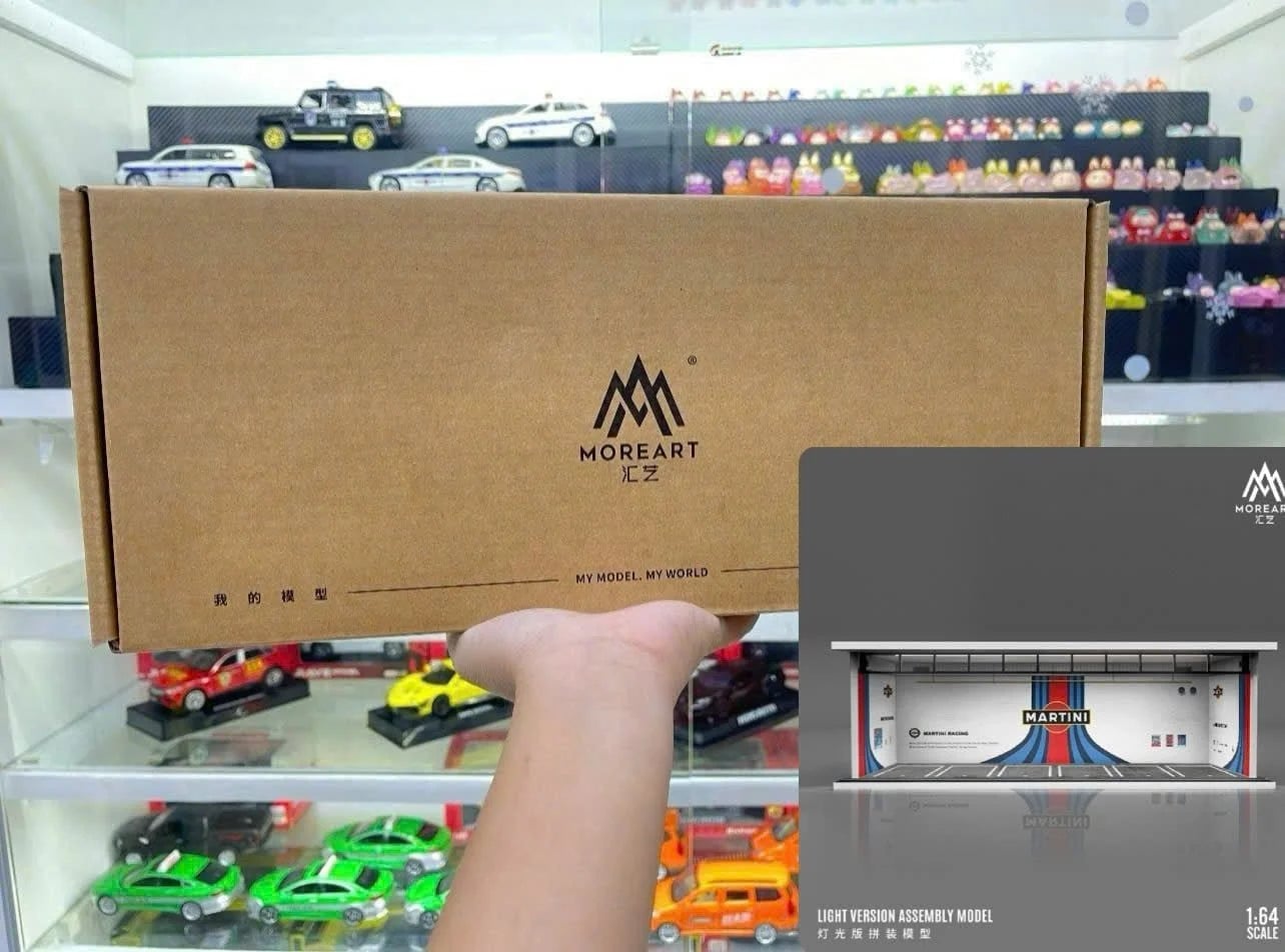 MoreArt Martini Racing Garage Diorama Display | MoreArt 1:64 Diorama photo 3