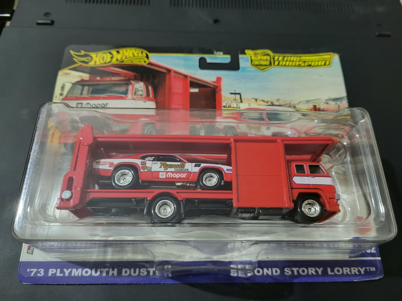 Hot Wheels Hot Wheels Premium '73 Plymouth Duster Team Transport | Second Story Lorry 1:64