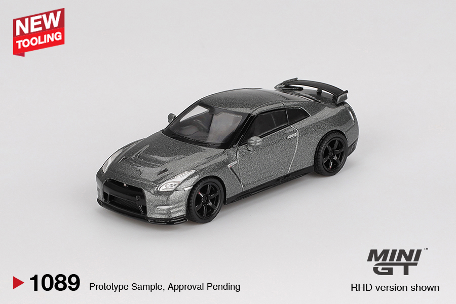 MINI GT Nissan GT-R 2013 Dark Metal Gray NISMO R35 CRS